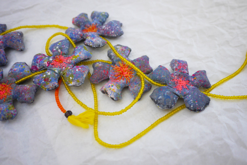 myriam-balay-fleurs-textile