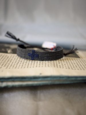 myriam-balay- bracelet loom tissage CROSS N°214