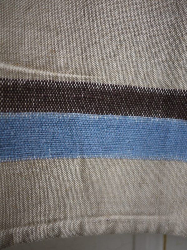 myriam_balay_tissage_ikat_-coton lin marron bleu 114 wall hanging detail